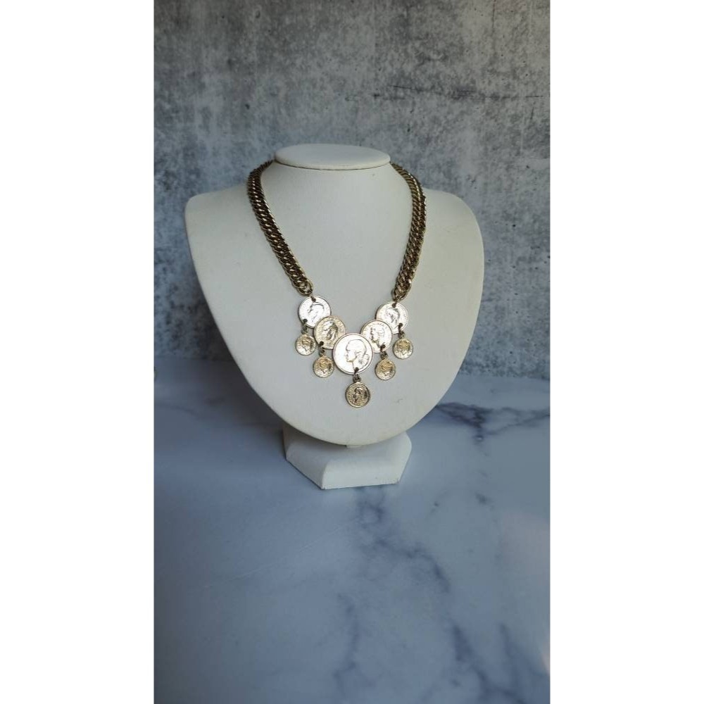 Vintage Faux Canadian Fancs Necklace